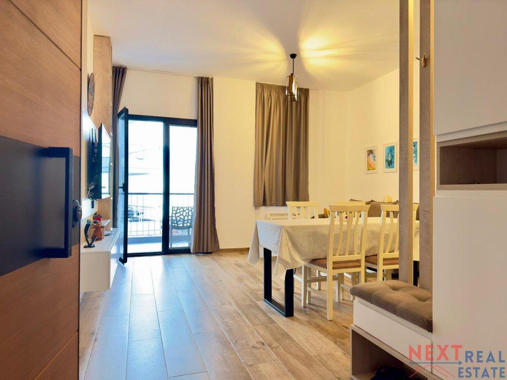 1-Bedroom Apartment in Vlorë — photograph 4