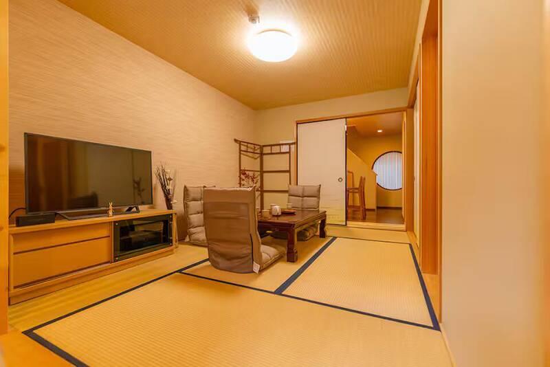 Machiya in Kamigyo-ku, Kyoto — photograph 3