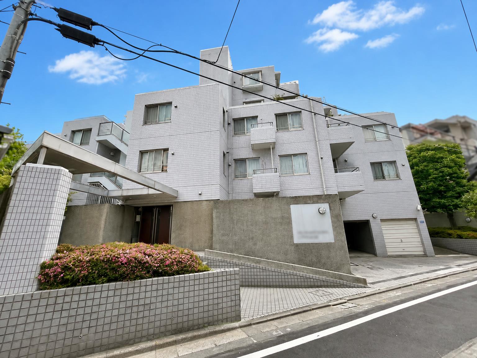 Higashi-Kitazawa City House — photograph 5