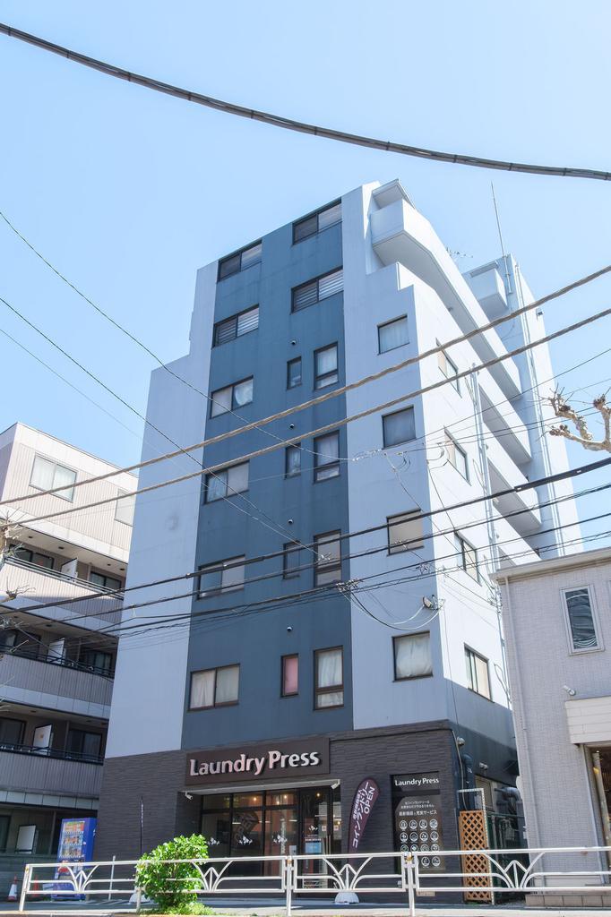 Apartment Building in Shibuya-ku, Tokyo — photograph 2