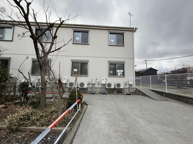 Apartment Building in Higashi-ku, Niigata — photograph 2
