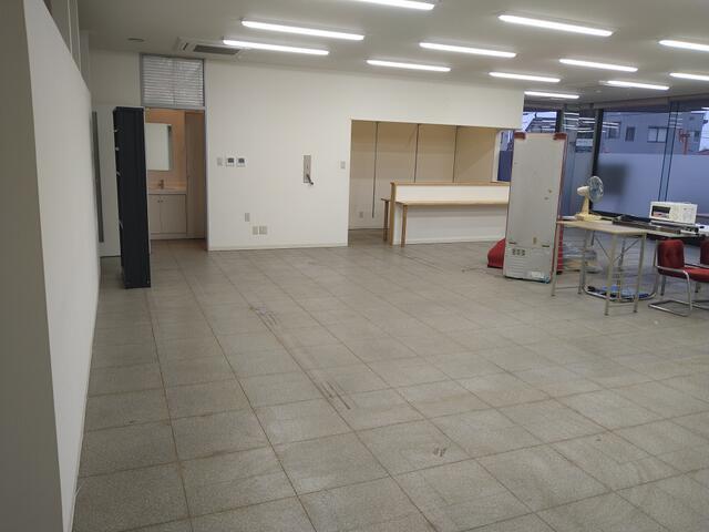 Retail in Shimohori, Toyama — photograph 3