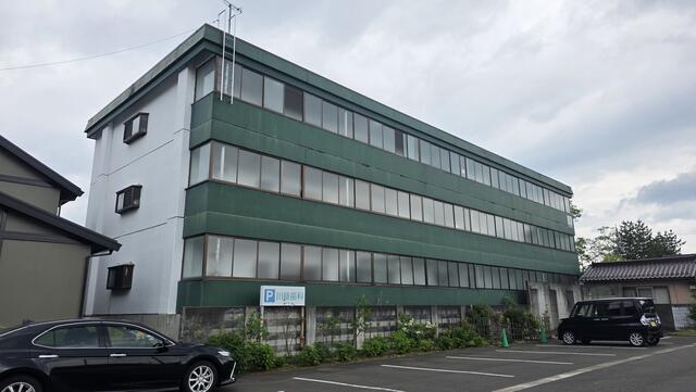 Apartment Building in Tadasucho, Sabae — photograph 2