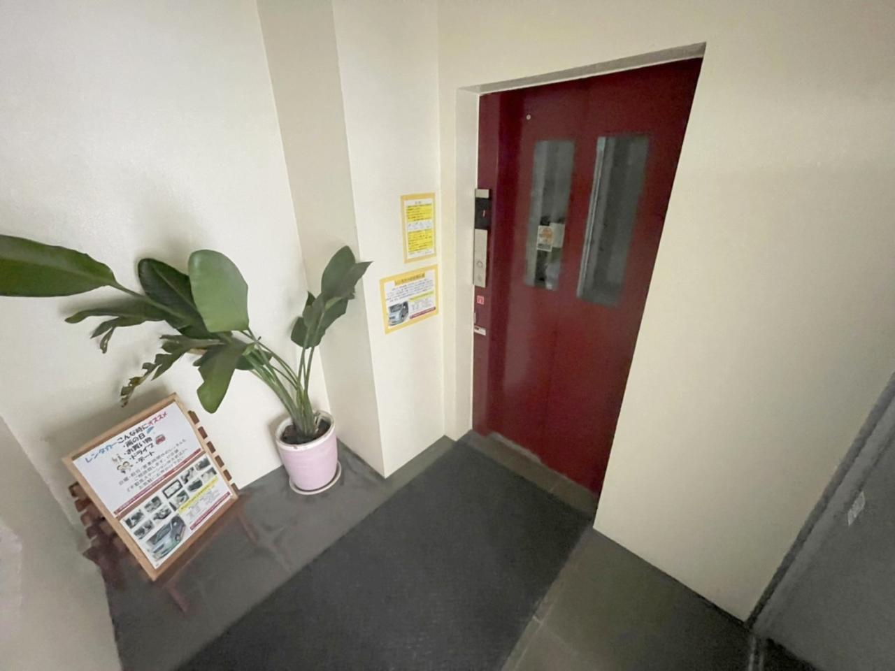 Apartment Building in Nagata, Naha — photograph 5