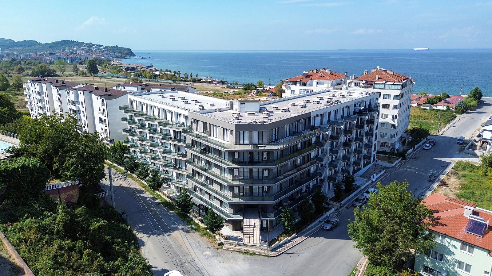 Apartments in Teşvikiye Bld. (Karşıyaka Mh.), Çınarcık — photograph 1